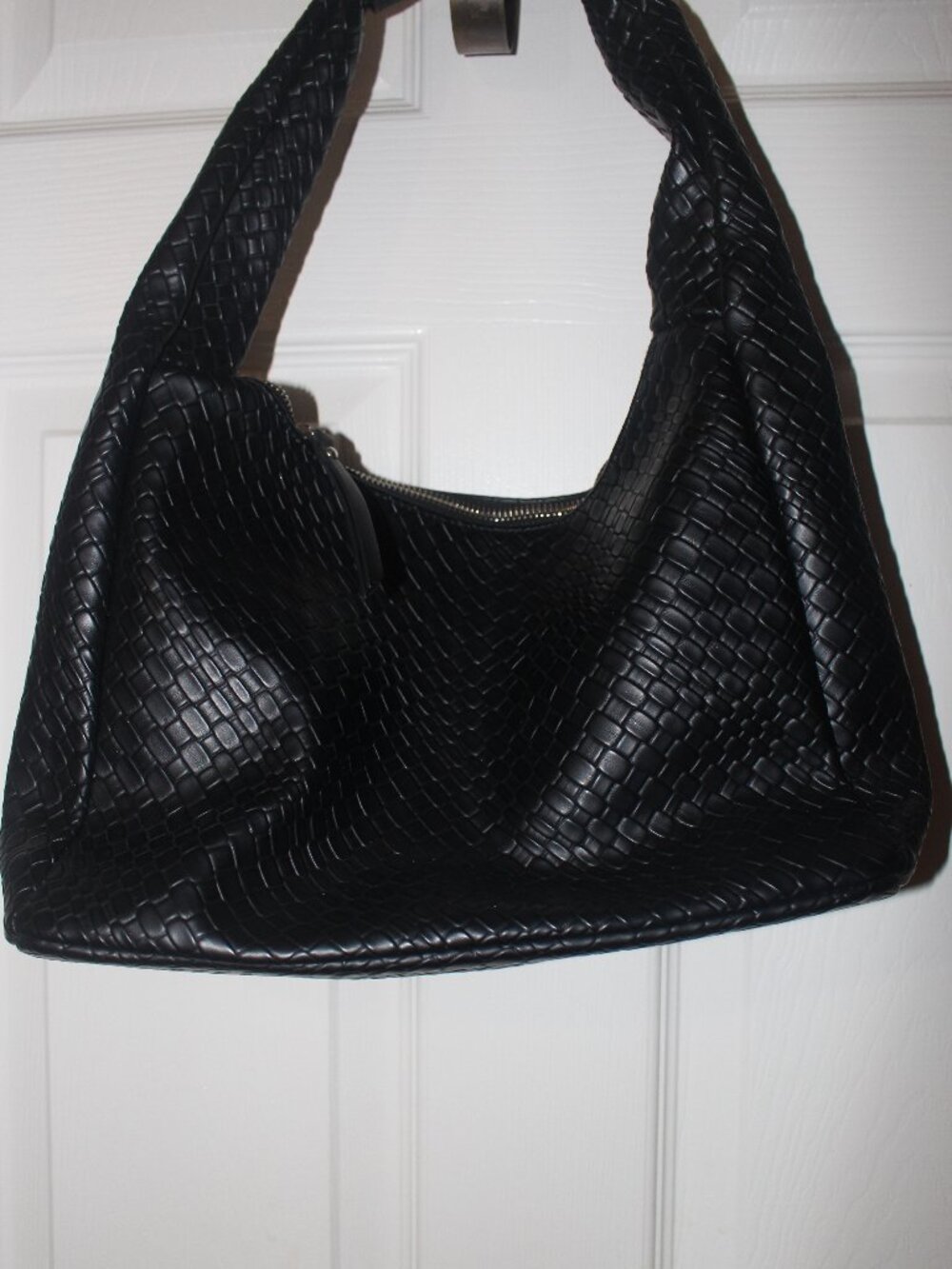 Black Basketweave Texture Hobo Shoulder Bag with Zip Closure